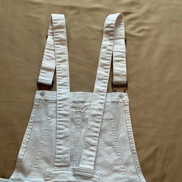 Pink Lily Womens White Jean Shorts Overalls Raw Hem Rolled Cuff‎ Size Medium - Picture 8 of 11